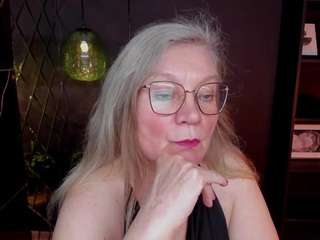Live cam show with NataliMellow