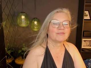 Live cam show with NataliMellow