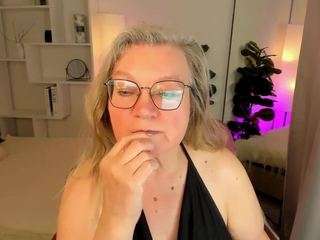 NataliMellow live cam preview