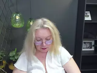 NataliMellow's Live Sex Cam Show