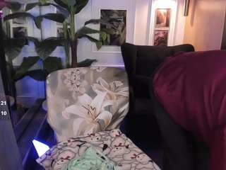 This model is live right now. scarlettsoft