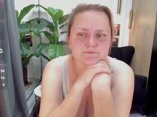 Live cam show with ScarlettSoft