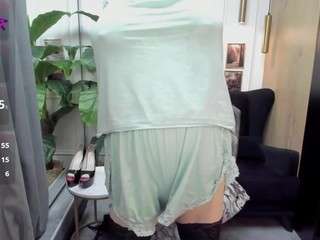Live cam show with ScarlettSoft