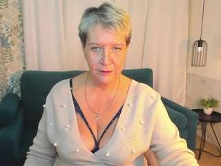 kathysunn's CamSoda show and profile