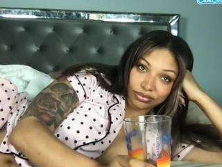 Live webcam model thenikkivalentine on Soda Cams