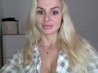 CorneliaBarbie live cam preview