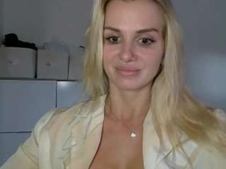 CorneliaBarbie live cam preview