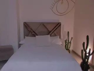 Danna Cruz's Live Sex Cam Show