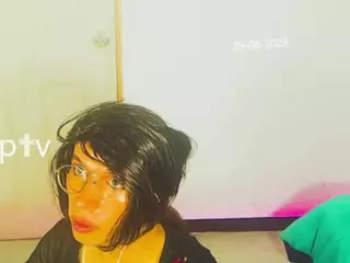 cuterobin4sweetkrys's Live Sex Cam Show