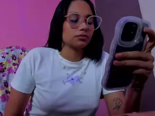 Littlejulieta's Live Sex Cam Show