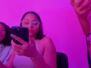 Littlejulieta's Live Sex Cam Show