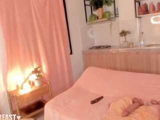 ivannabreast1 live cam preview