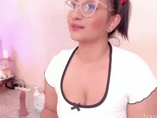 ivannabreast1's Live Sex Cam Show