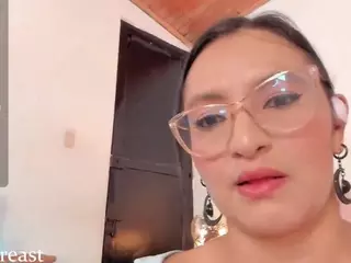 ivannabreast1's Live Sex Cam Show