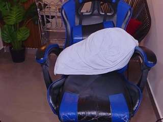 kenya-buhle's live room