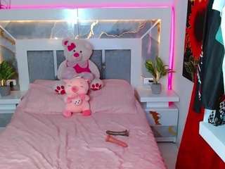 alejastorm's CamSoda show and profile