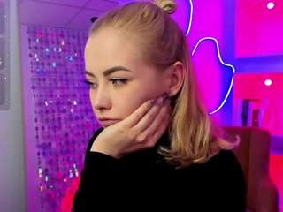 stephaniesea's CamSoda show and profile