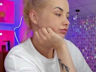 StephanieSea live webcam show