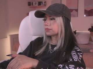 Live Sex Chat with Victoria Saenz (@andromeedaa)