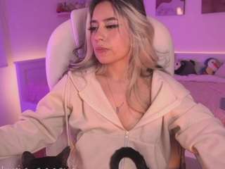 andromeedaa's CamSoda show and profile