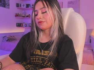 Live webcam model andromeedaa on Soda Cams