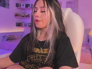 Live webcam model andromeedaa on Soda Cams