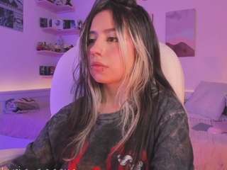 Live webcam model andromeedaa on Soda Cams