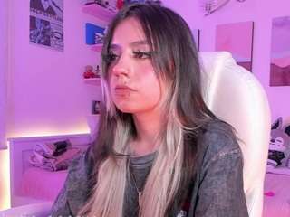 Victoria Saenz live cam preview