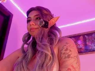 nicolle-cavill's CamSoda show and profile