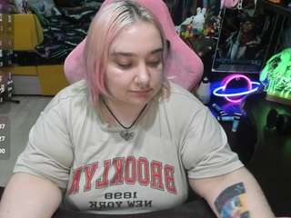 softie-sofy Live Webcam on CamSoda