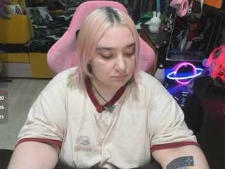 softie-sofy Live Webcam on CamSoda