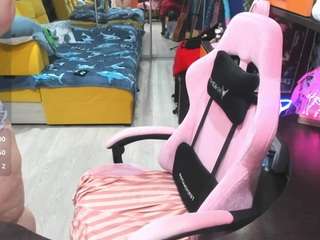 softie-sofy Live Webcam on CamSoda