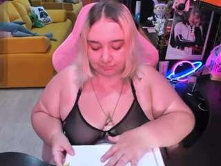 softie-sofy Live Webcam on CamSoda