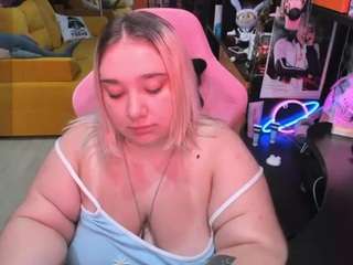 softie-sofy's live room