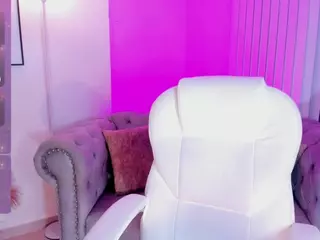 DANNASTRAUSS's Live Sex Cam Show