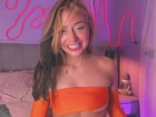 Live webcam model sofly-s on Soda Cams