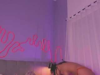 Live webcam model sofly-s on Soda Cams