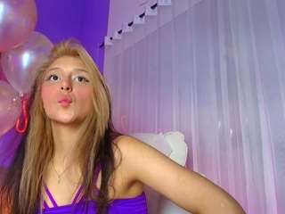 sofly-s's CamSoda show and profile