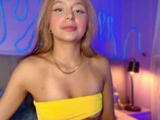 sofly-s's CamSoda show and profile
