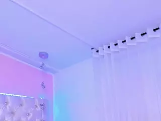 SOFLYCUTEFACE's Live Sex Cam Show