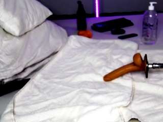 tikhomirov webcam model