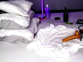 Live webcam model tikhomirov on Soda Cams