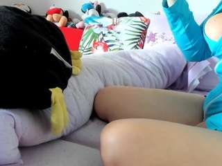 lovelywoman23 Live Webcam on CamSoda