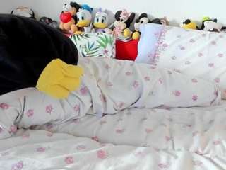 lovelywoman23 webcam