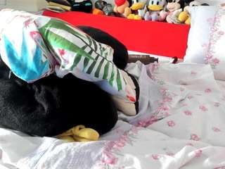 lovelywoman23 webcam