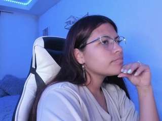 lady-brownnnn webcam model