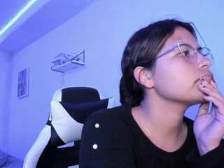 lady-brownnnn, female webcam model,  years old, on live webcam