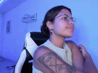 lady-brownnnn live cam profile