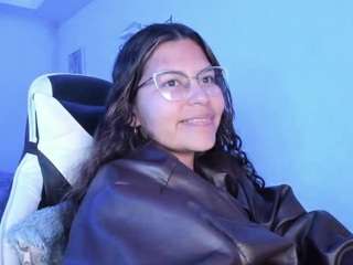 lady-brownnnn live cam profile