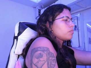 lady-brownnnn live webcam show